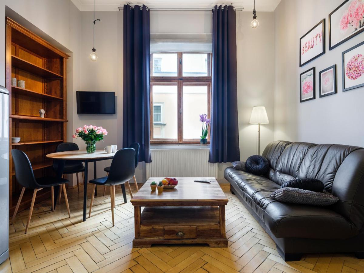 Cracwow Market Squere Apartment Krakow Bagian luar foto