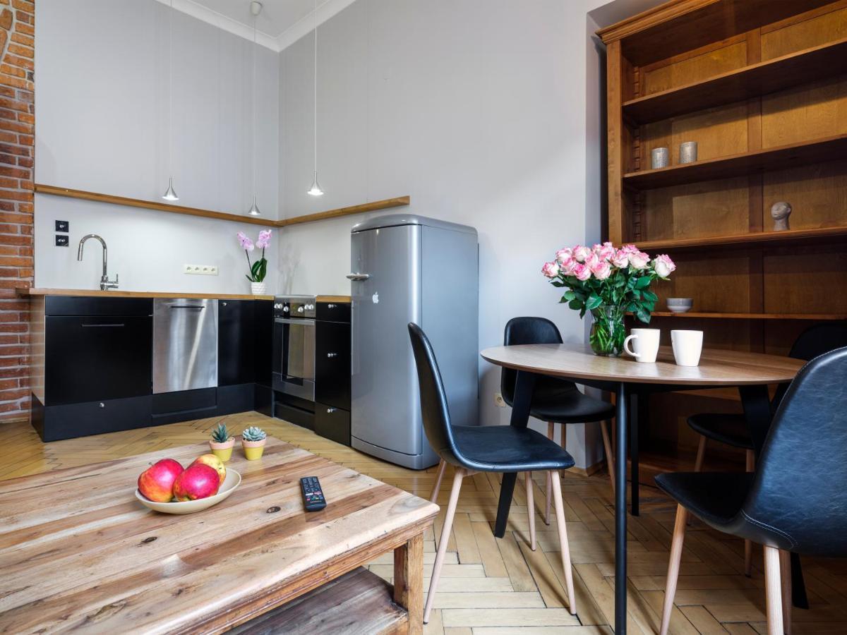 Cracwow Market Squere Apartment Krakow Bagian luar foto